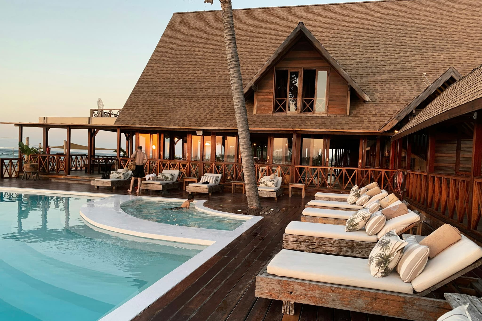 Dao Yen evening pool ambiance